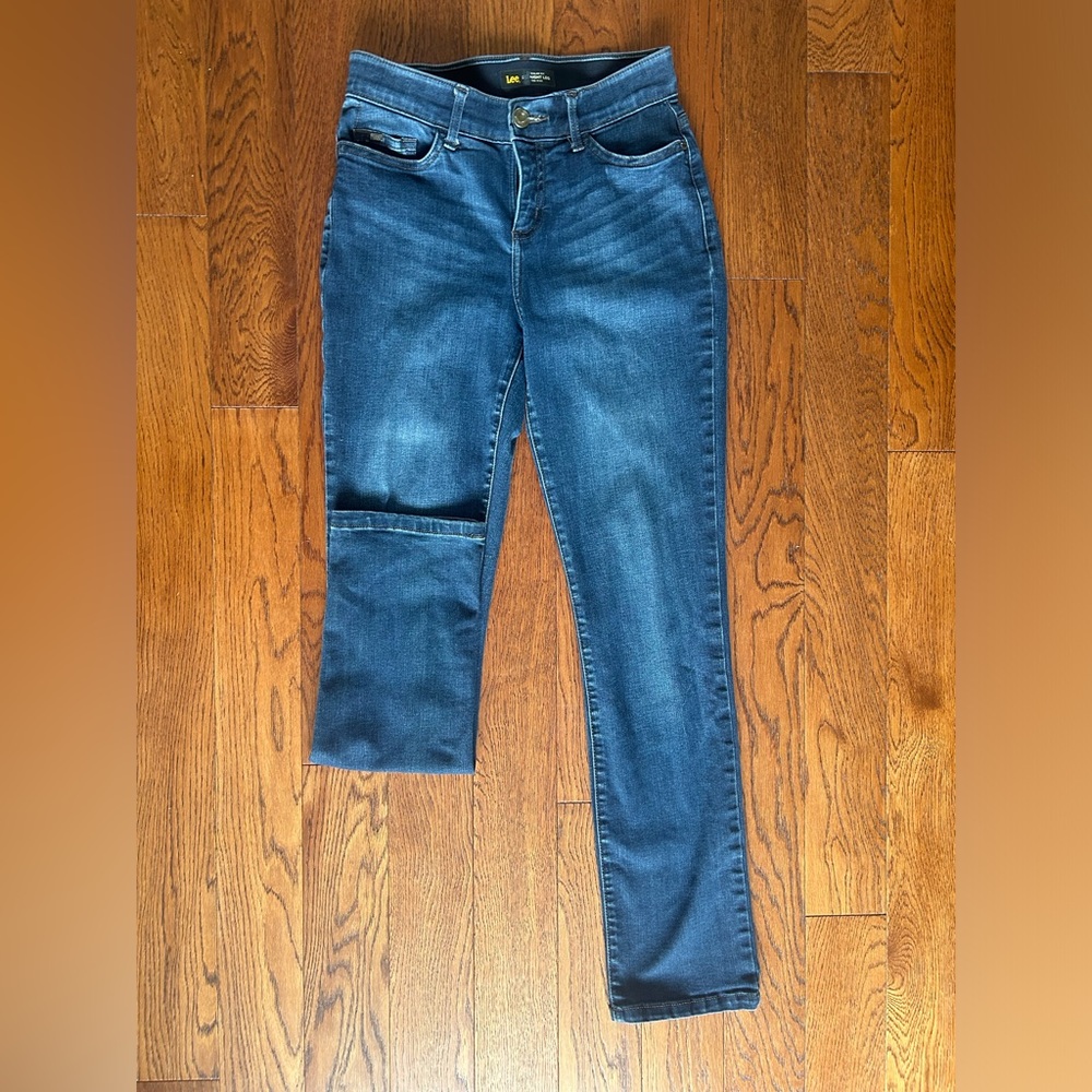 Lee Size 4 Flex Motion Women’s Straight Leg Regular Fit Mid Rise Jeans